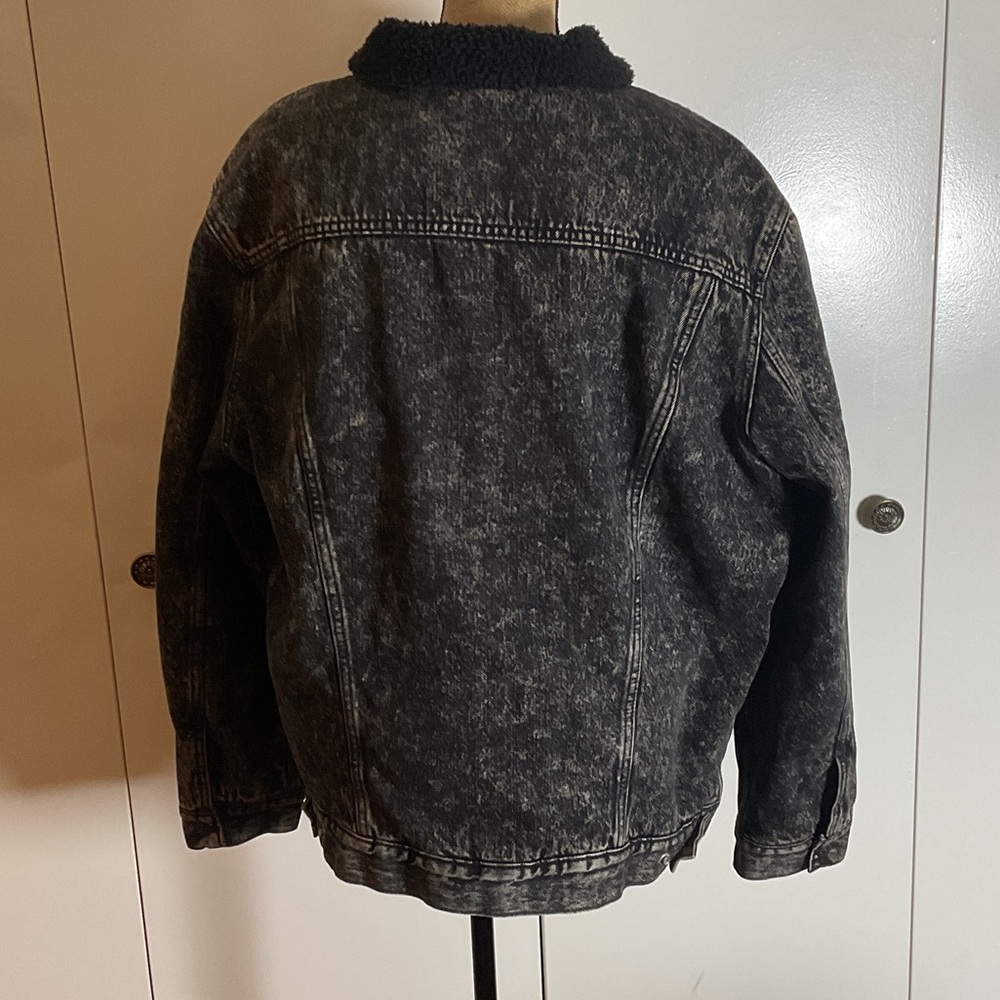 Levi's Black Acid Wash Denim Jacket with Sherpa Collar - Picture 3 of 5